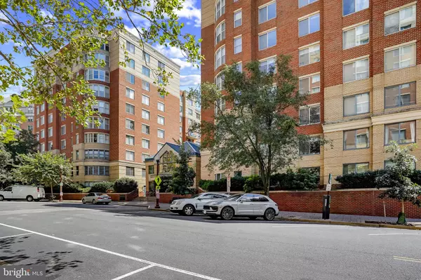 3830 9TH ST N #102W, Arlington, VA 22203