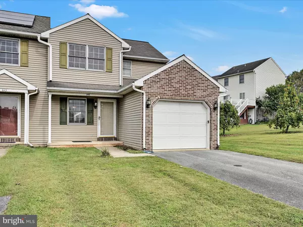 145 RED STONE CIR, Reinholds, PA 17569