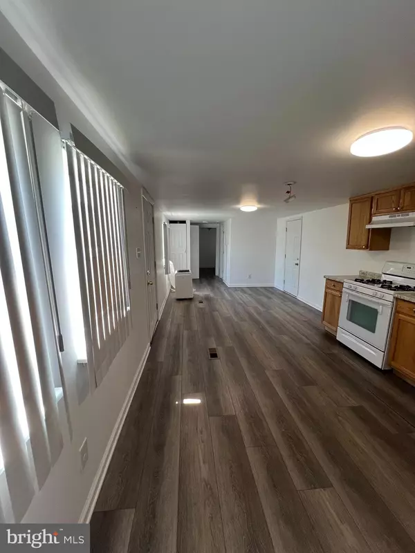 Gloucester City, NJ 08030,21 CEDARWOOD