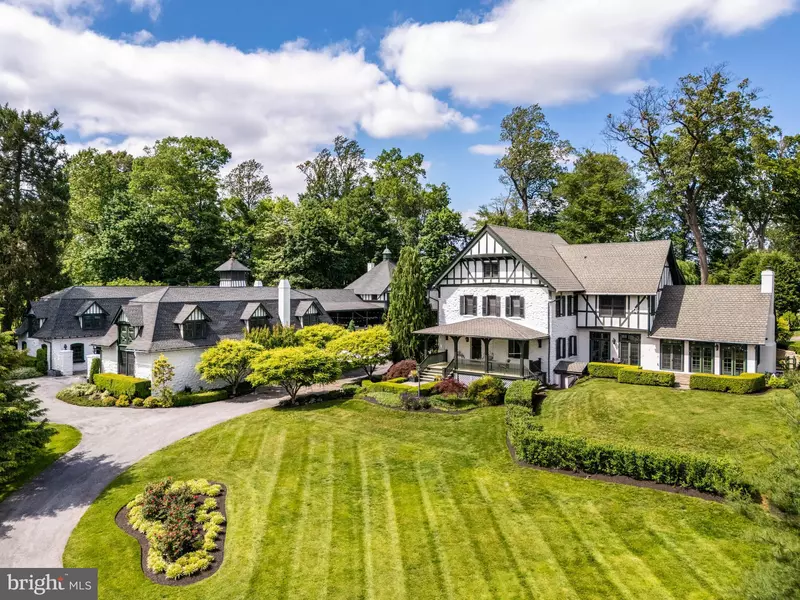 35 HARRISON DR, Newtown Square, PA 19073