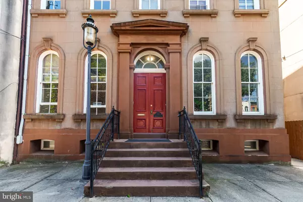 Philadelphia, PA 19147,318-20 BAINBRIDGE ST