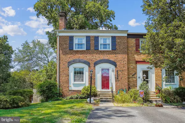 14824 PALMERSTON SQ, Centreville, VA 20120