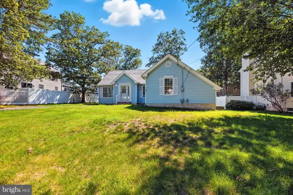 Manahawkin, NJ 08050,690 CUTTER LN