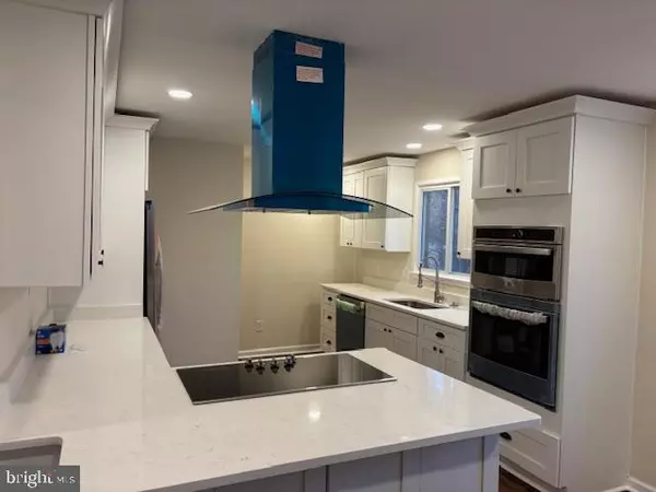 Vienna, VA 22180,402 OLD COURTHOUSE RD NE