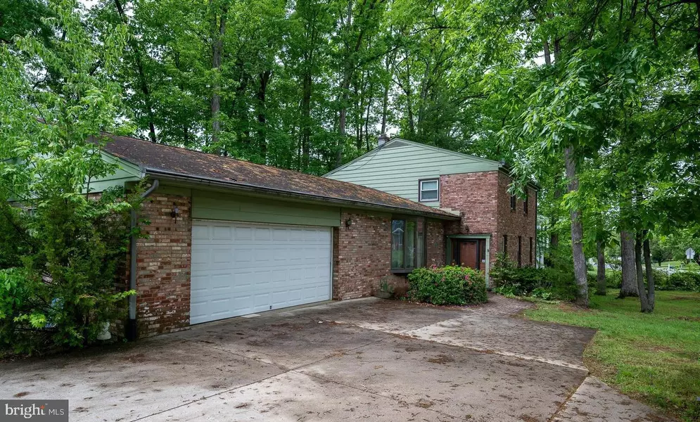 402 OLD COURTHOUSE RD NE, Vienna, VA 22180