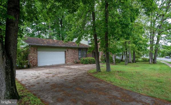 Vienna, VA 22180,402 OLD COURTHOUSE RD NE