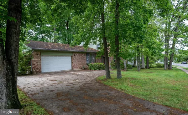 Vienna, VA 22180,402 OLD COURTHOUSE RD NE