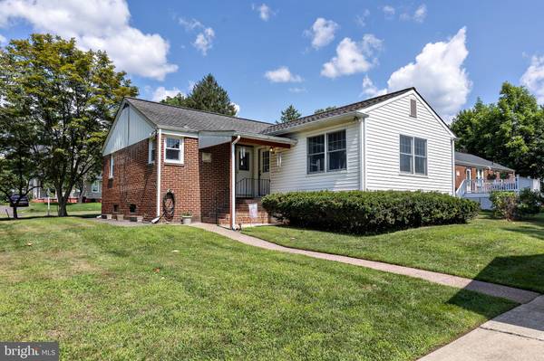 Laurel Springs, NJ 08021,427 W MAPLE AVE