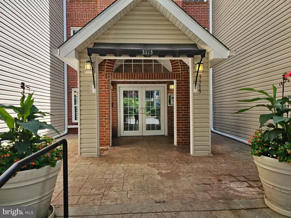 3315 WYNDHAM CIR #1221, Alexandria, VA 22302
