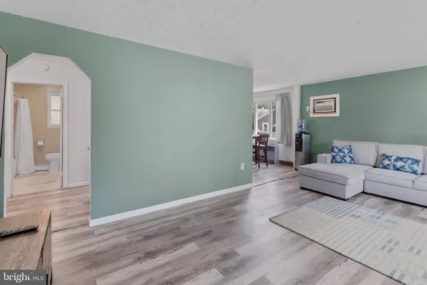 Hatboro, PA 19040,552 CONTINENTAL RD