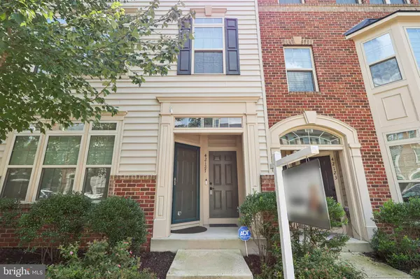 42127 PIEBALD SQ, Aldie, VA 20105