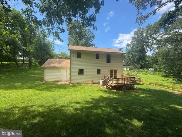 Manassas, VA 20111,8217 MAPLEWOOD DR