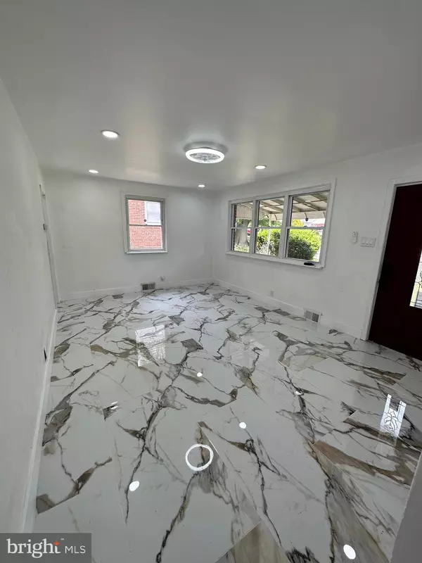 Philadelphia, PA 19116,682 RENNARD ST