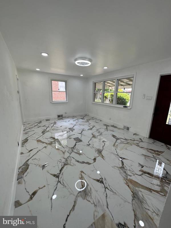 Philadelphia, PA 19116,682 RENNARD ST