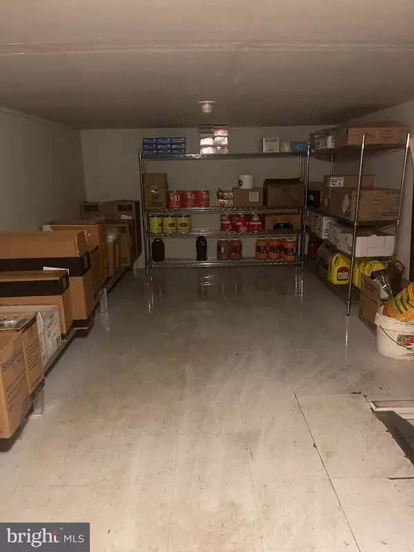 Hatfield, PA 19440,8 MARKET ST