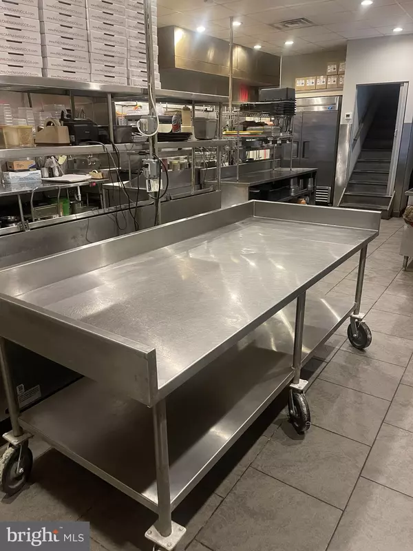 Hatfield, PA 19440,8 MARKET ST