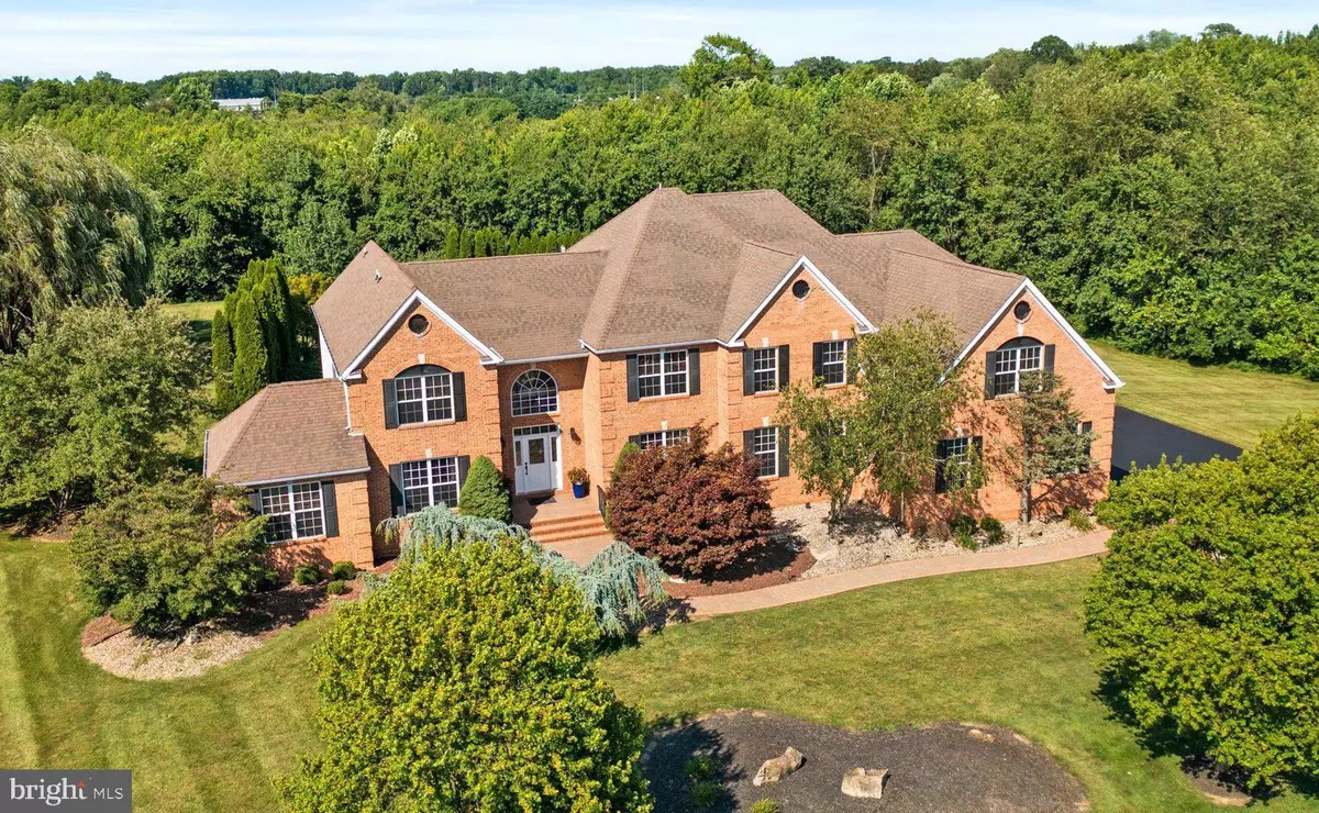 Columbus, NJ 08022,4 SHERWOOD LN