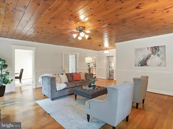 Dickerson, MD 20842,22119 DICKERSON SCHOOL RD