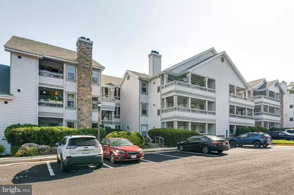 Fairfax, VA 22033,4405 FAIR STONE DR #201