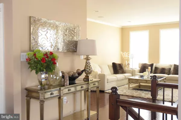 Chantilly, VA 20152,42216 DEAN CHAPEL SQ