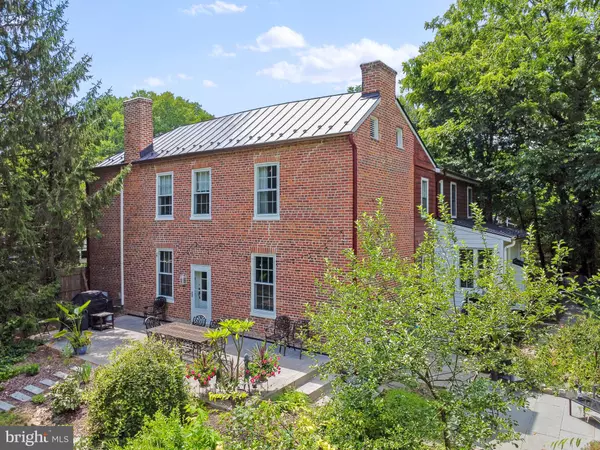 Shepherdstown, WV 25443,211 E HIGH ST