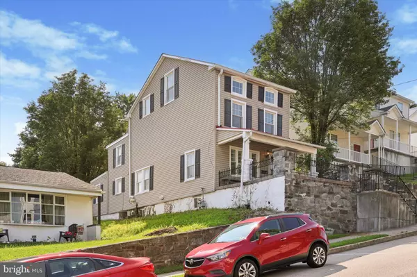 Conshohocken, PA 19428,119 CEDAR AVE