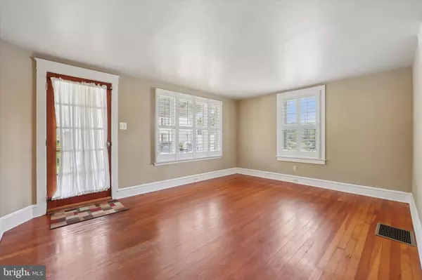 Conshohocken, PA 19428,119 CEDAR AVE