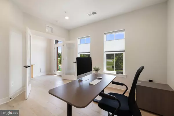 Ashburn, VA 20148,23156 HORSESHOE TRAIL SQ
