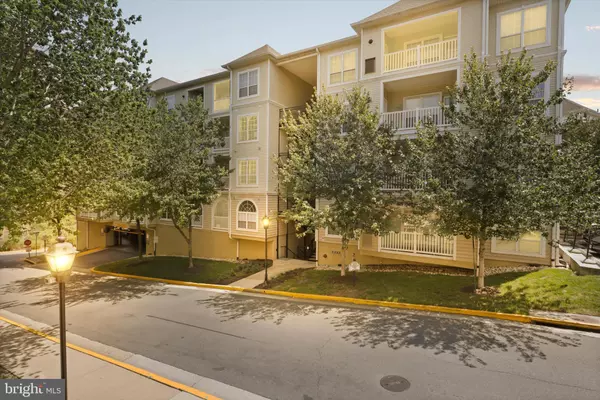 Alexandria, VA 22311,4550 STRUTFIELD LN #2122