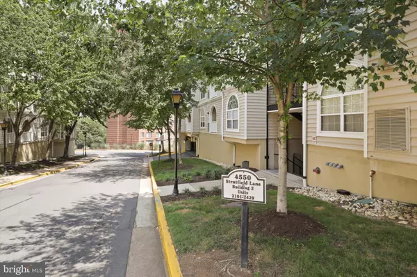 Alexandria, VA 22311,4550 STRUTFIELD LN #2122