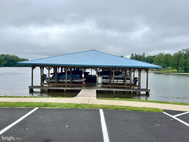 647 FAIRVIEW DR, Mineral, VA 23117