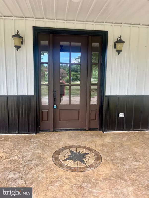 Tappahannock, VA 22560,2119 DESHA RD