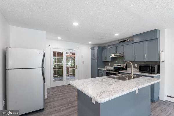 Leesburg, VA 20175,137 OAK VIEW DR SE