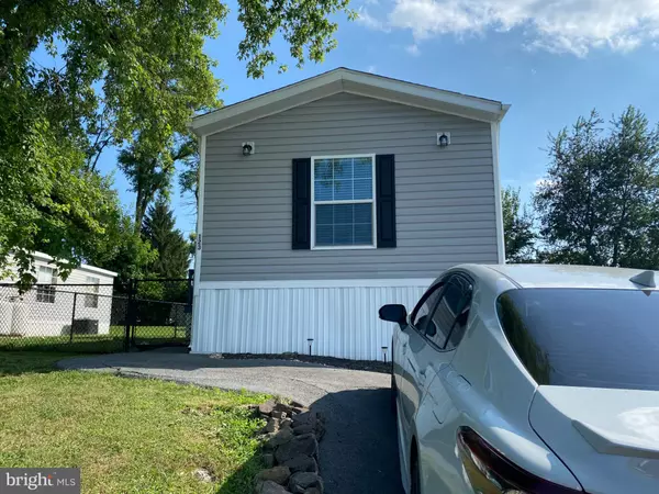 Martinsburg, WV 25404,123 OPAL CT