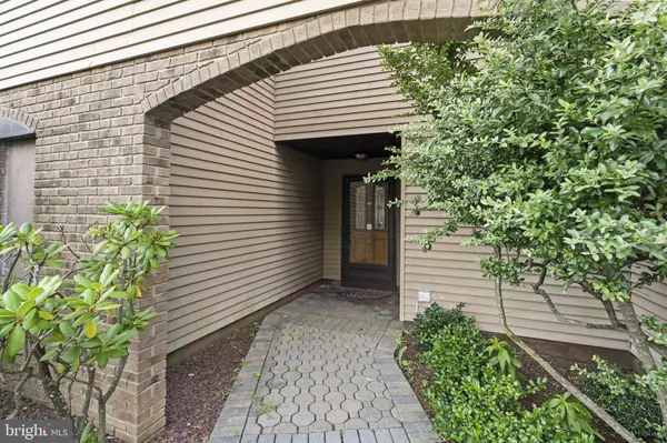 Marlboro, NJ 07746,121 PEASLEY DR