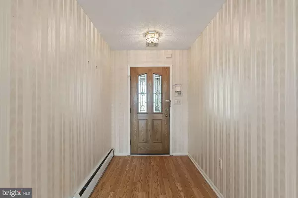 Marlboro, NJ 07746,121 PEASLEY DR