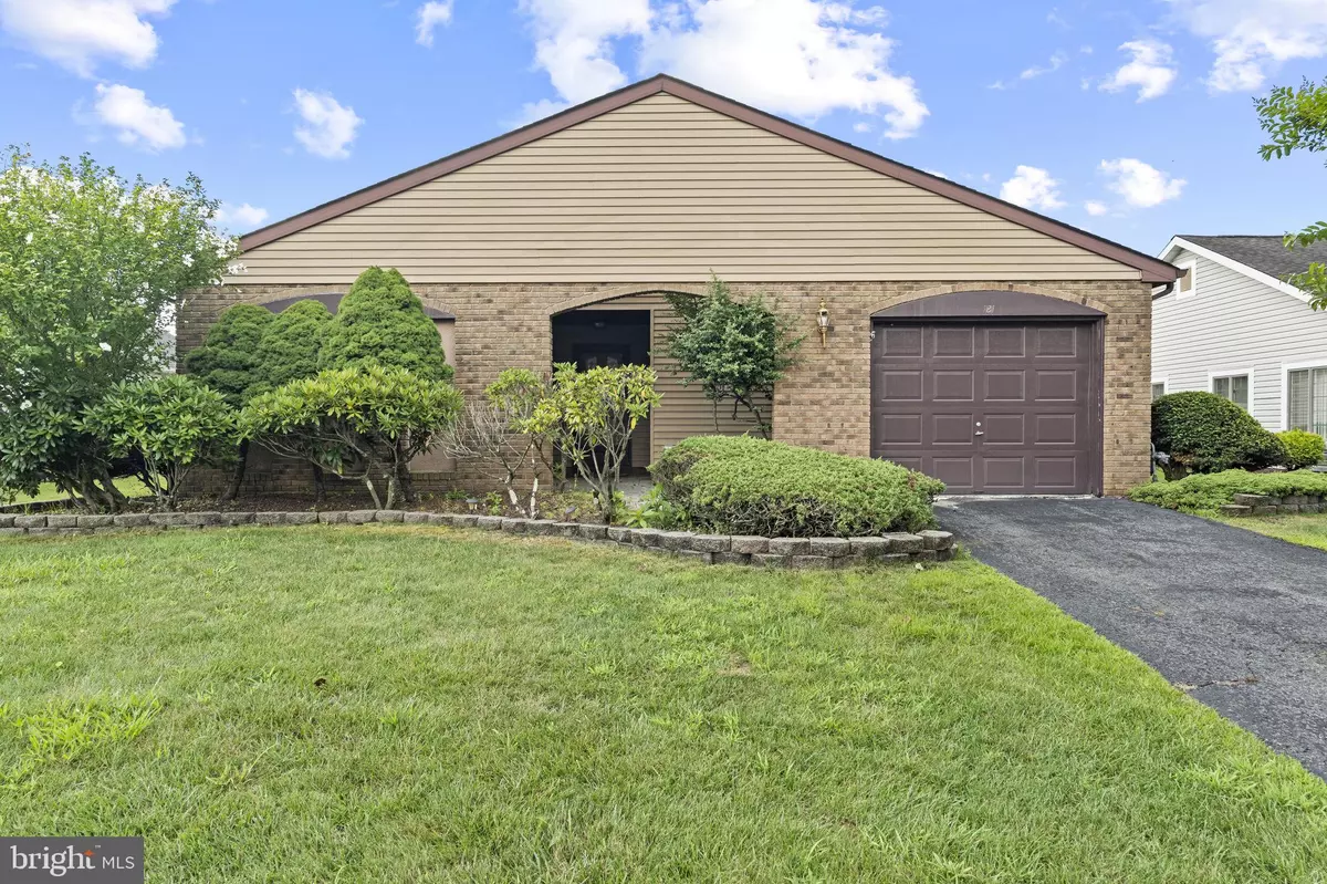 Marlboro, NJ 07746,121 PEASLEY DR