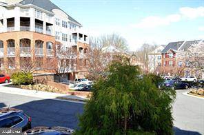 Vienna, VA 22180,2720 BELLFOREST CT #209