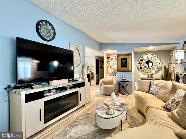 Williamstown, NJ 08094,347 ORANGE LN