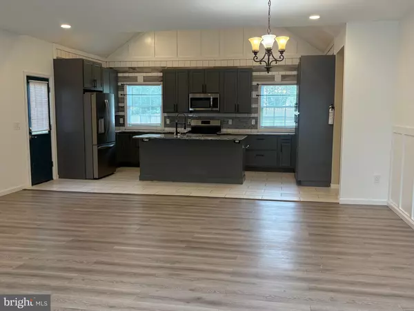 Tuckerton, NJ 08087,237 LAKESIDE DR