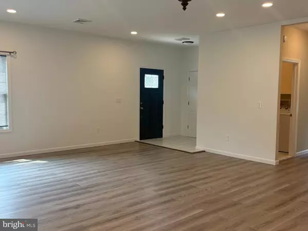Tuckerton, NJ 08087,237 LAKESIDE DR