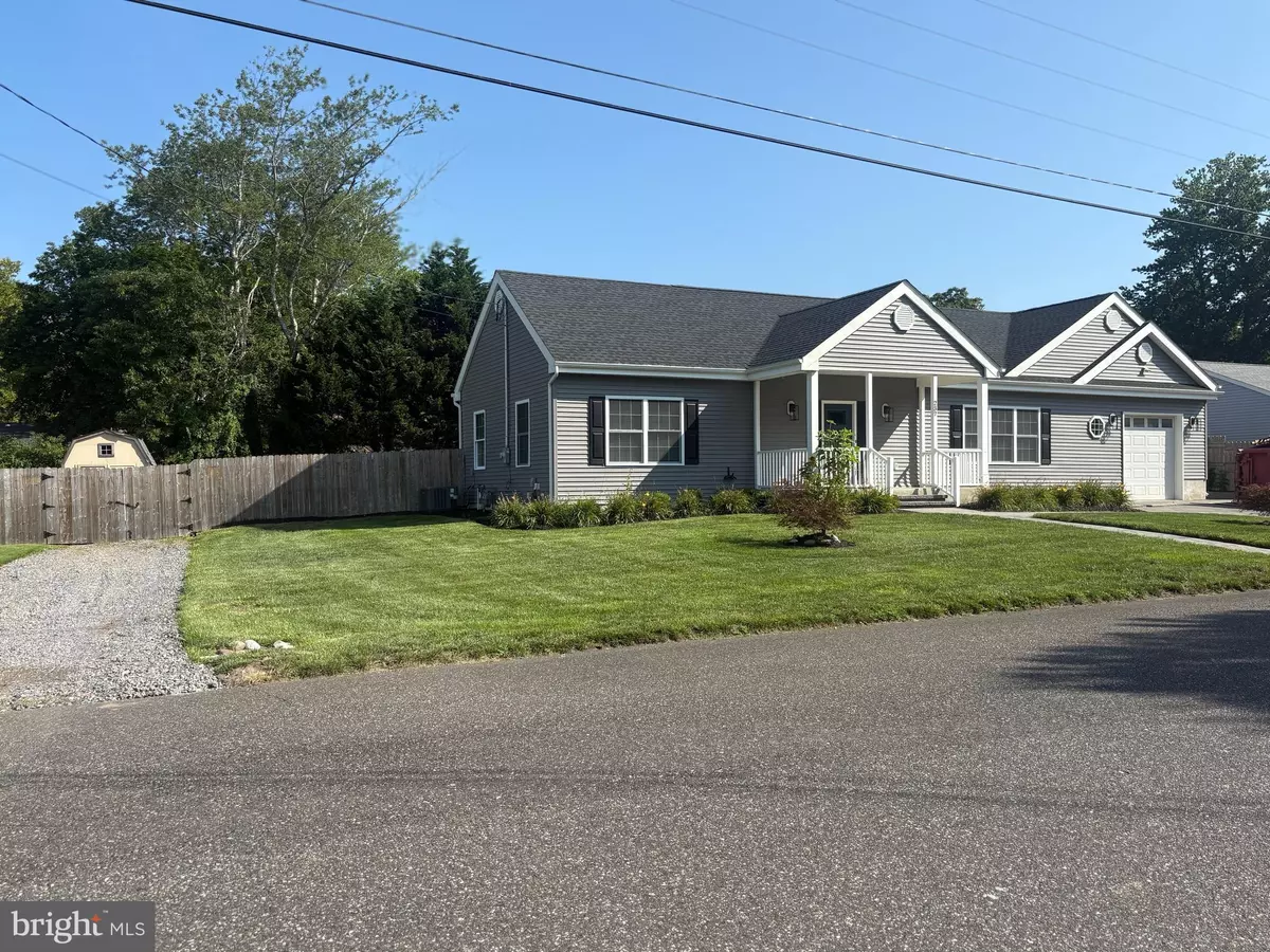 Tuckerton, NJ 08087,237 LAKESIDE DR