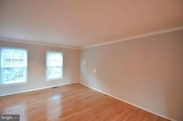 Burke, VA 22015,5748 LAKESIDE OAK LN