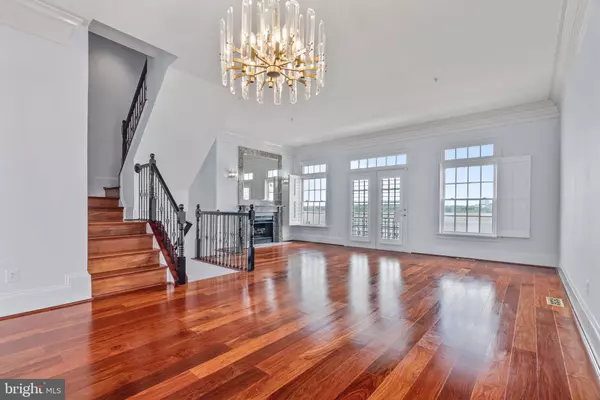 Alexandria, VA 22314,602 FORDS LANDING WAY