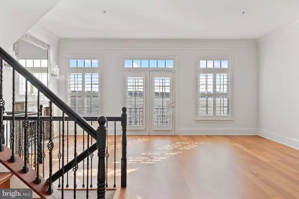 Alexandria, VA 22314,602 FORDS LANDING WAY