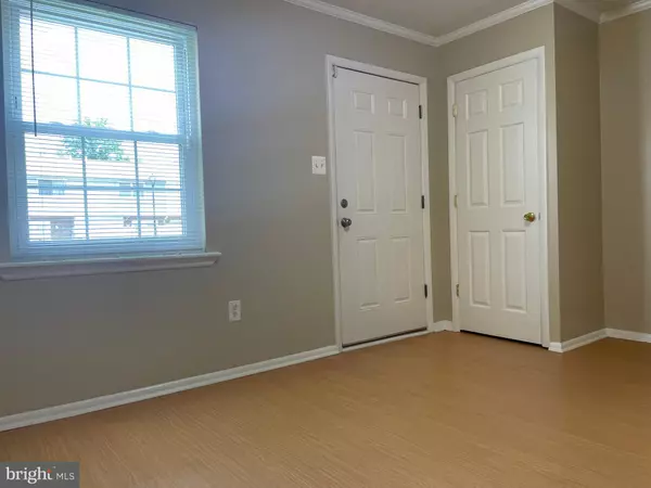 Waldorf, MD 20601,11814 OAK MANOR DR #54