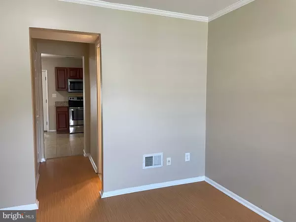 Waldorf, MD 20601,11814 OAK MANOR DR #54