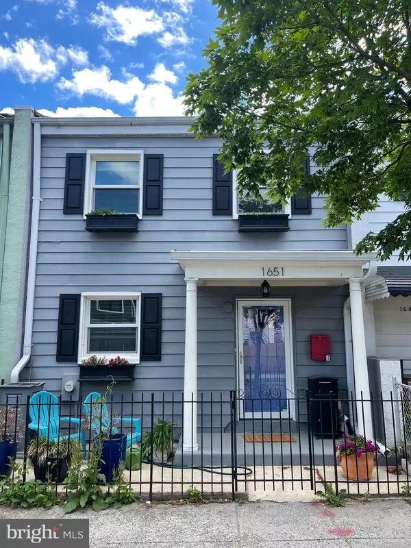 1651 11TH PL NE, Washington, DC 20002