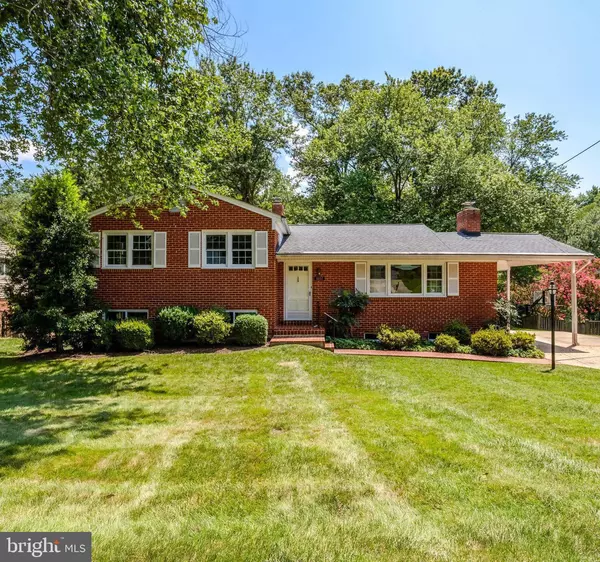 1807 COURTLAND RD, Alexandria, VA 22306