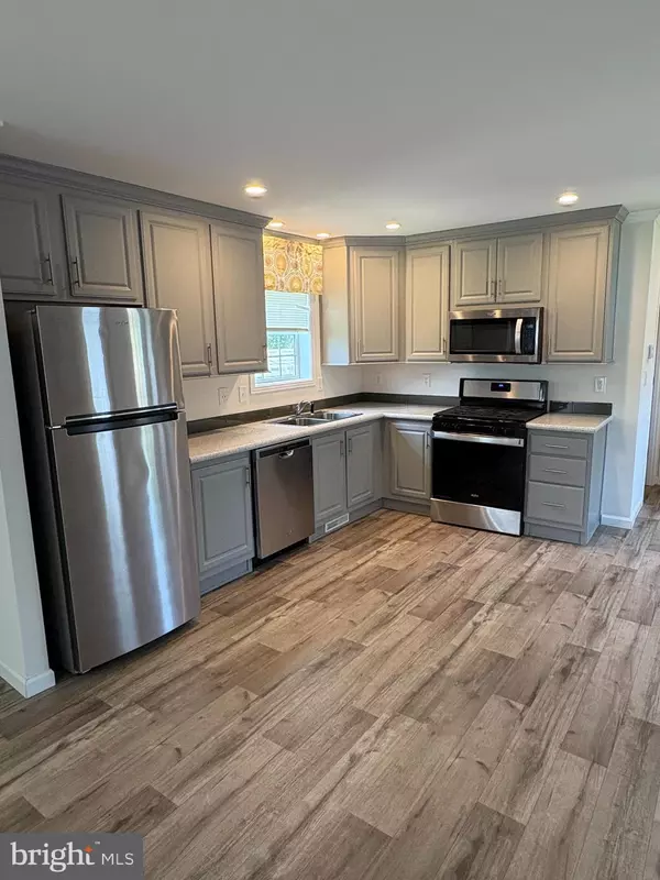 Clayton, DE 19938,4 GREENWOOD CIR